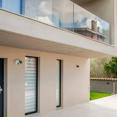 Airport Holiday home